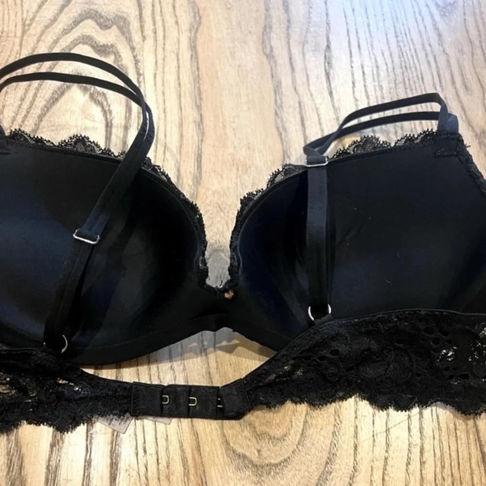 Victoria’s Secret Very Sexy Lace Bra